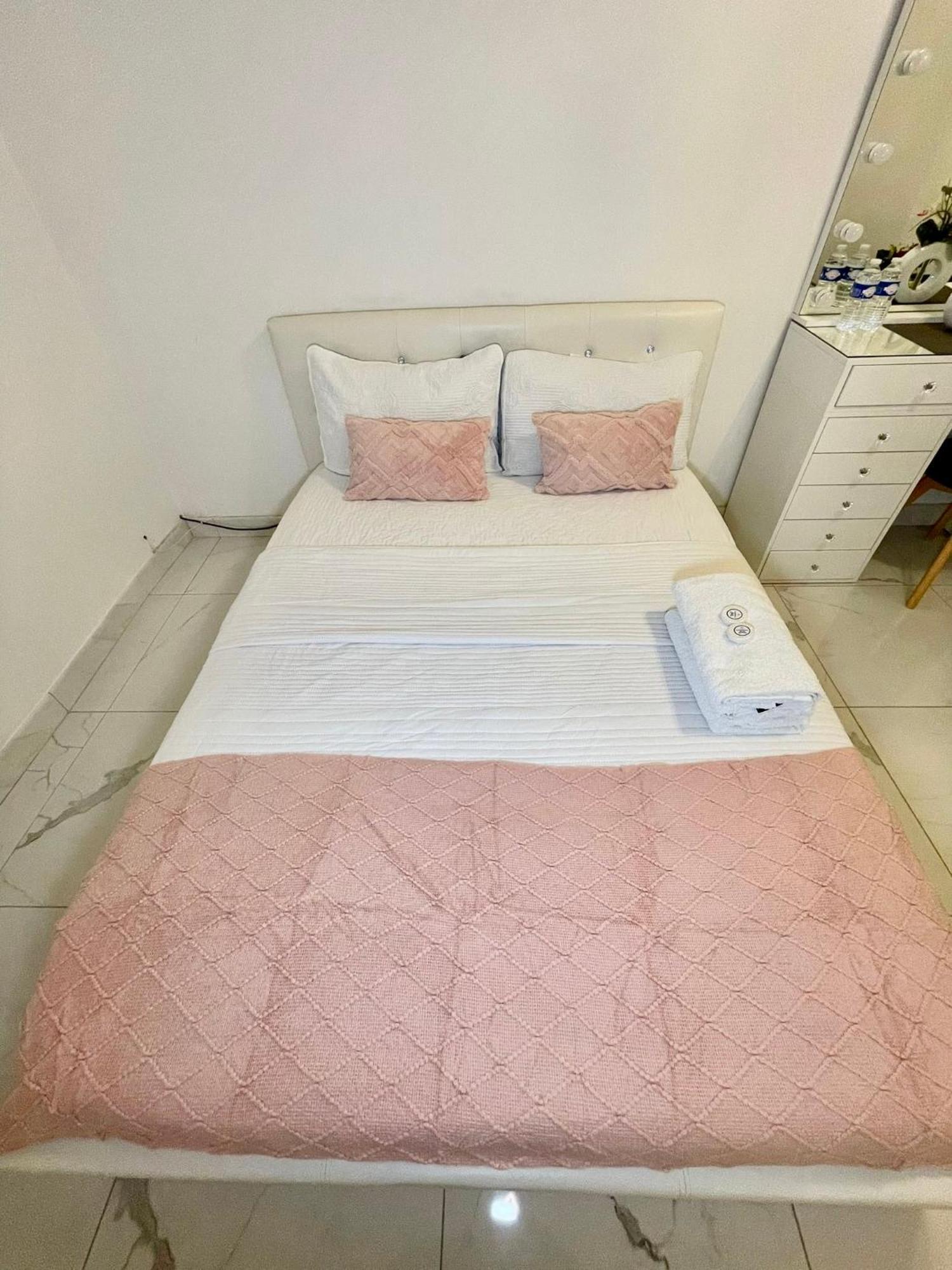 Agreable Chambre Menucourt المظهر الخارجي الصورة